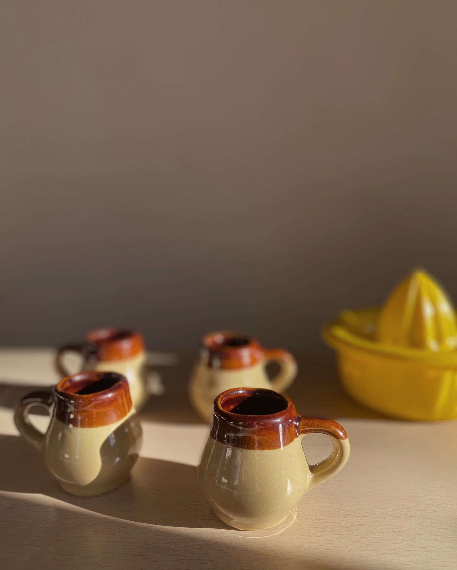 Tasses à café en grès (x4)