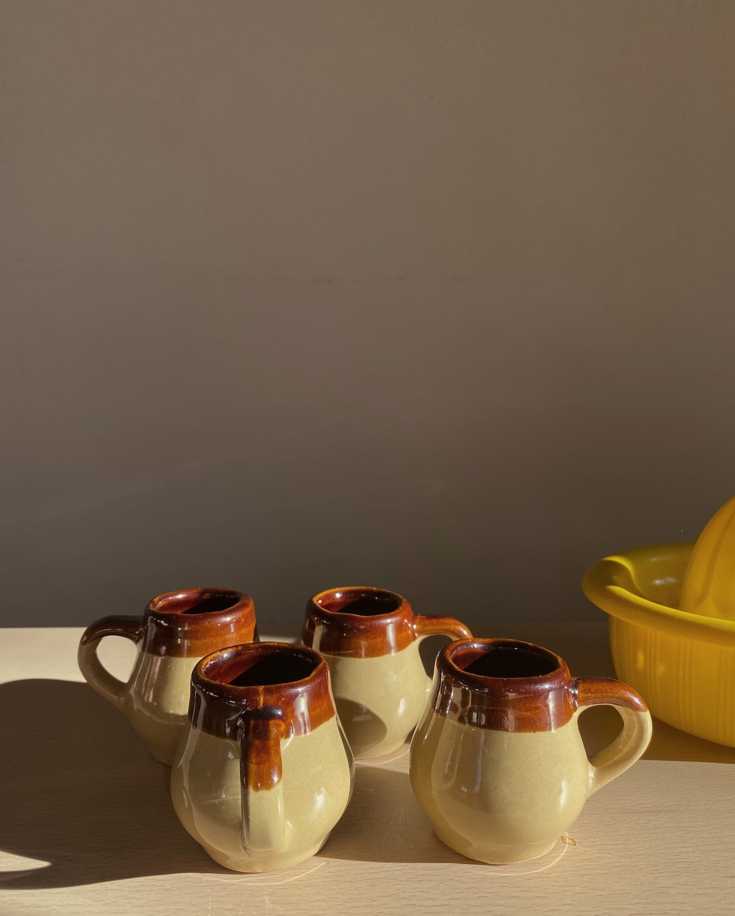 Tasses à café en grès (x4)